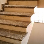 Obra de escalera en mármol