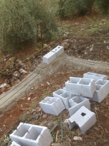 Construcción de valla en terreno