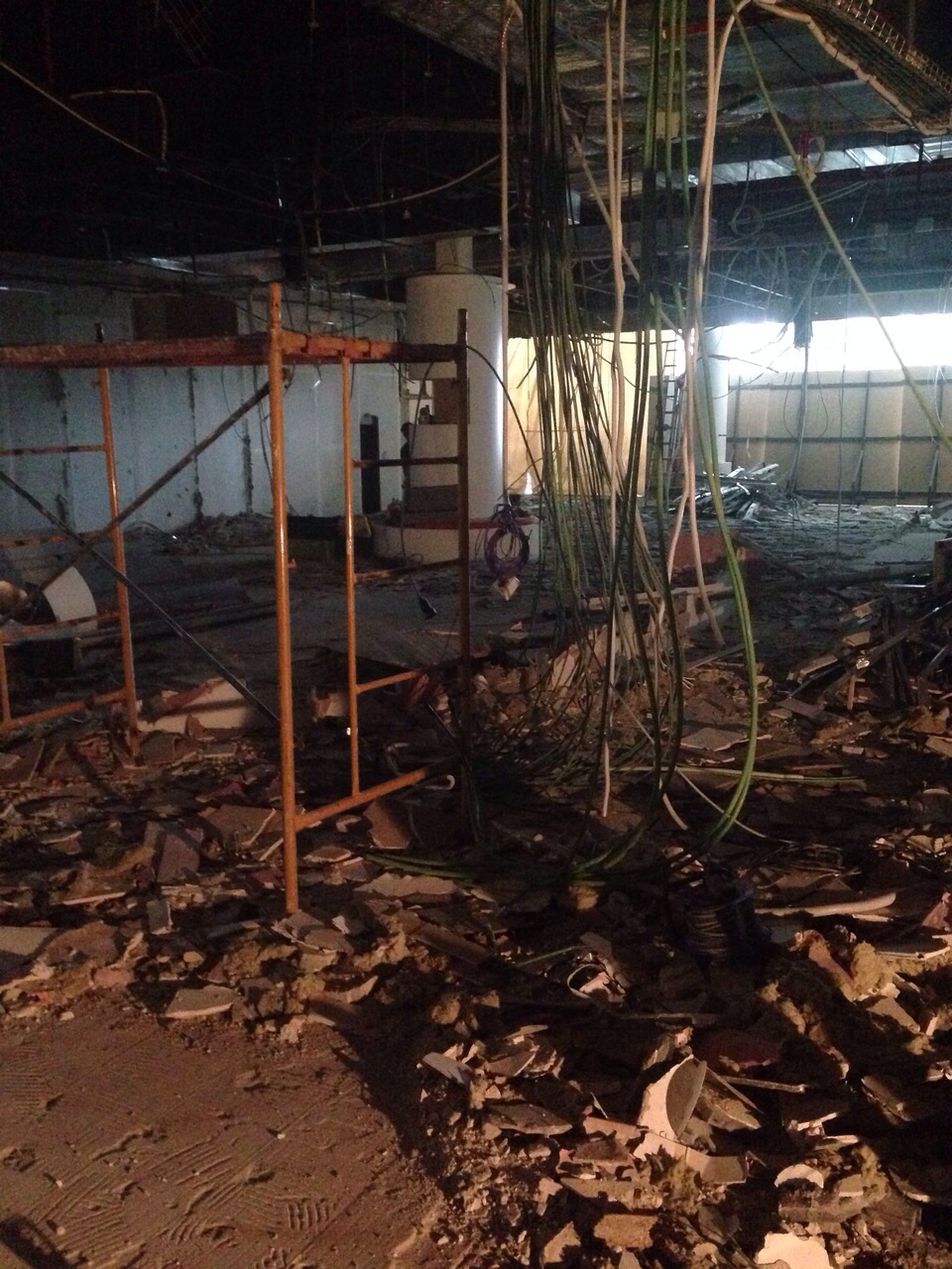 Demoliciones de locales comerciales, casas, etc.