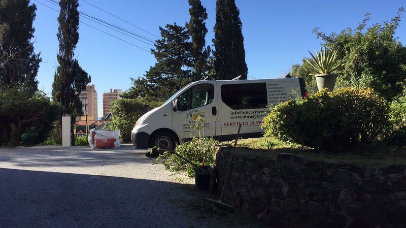 Jardinero en Málaga. Trabajos de desbroce y arreglo de jardines