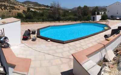 Enlosado exterior de piscinas en Málaga